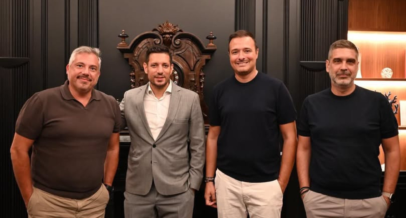 Ο Κωσταντίνος Κυρανάκης με τη διοίκηση της ΚΑΕ Ηρακλής / Πηγή: iraklisbc