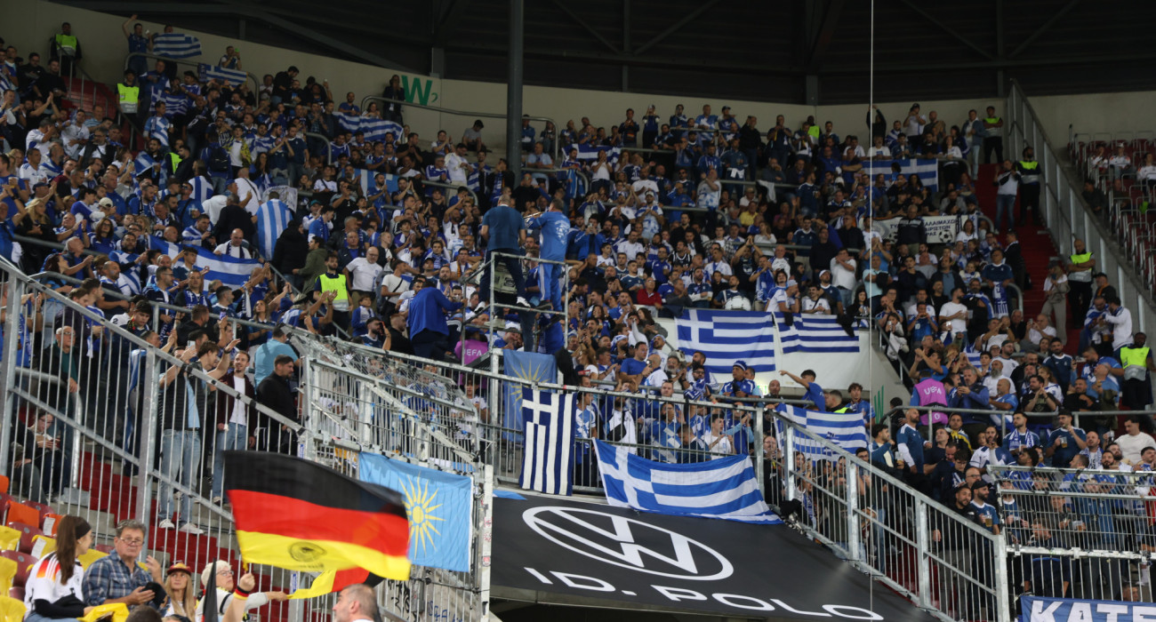 Ο κόσμος της Εθνικής στο ματς με τη Γερμανία / Πηγή: Intime
