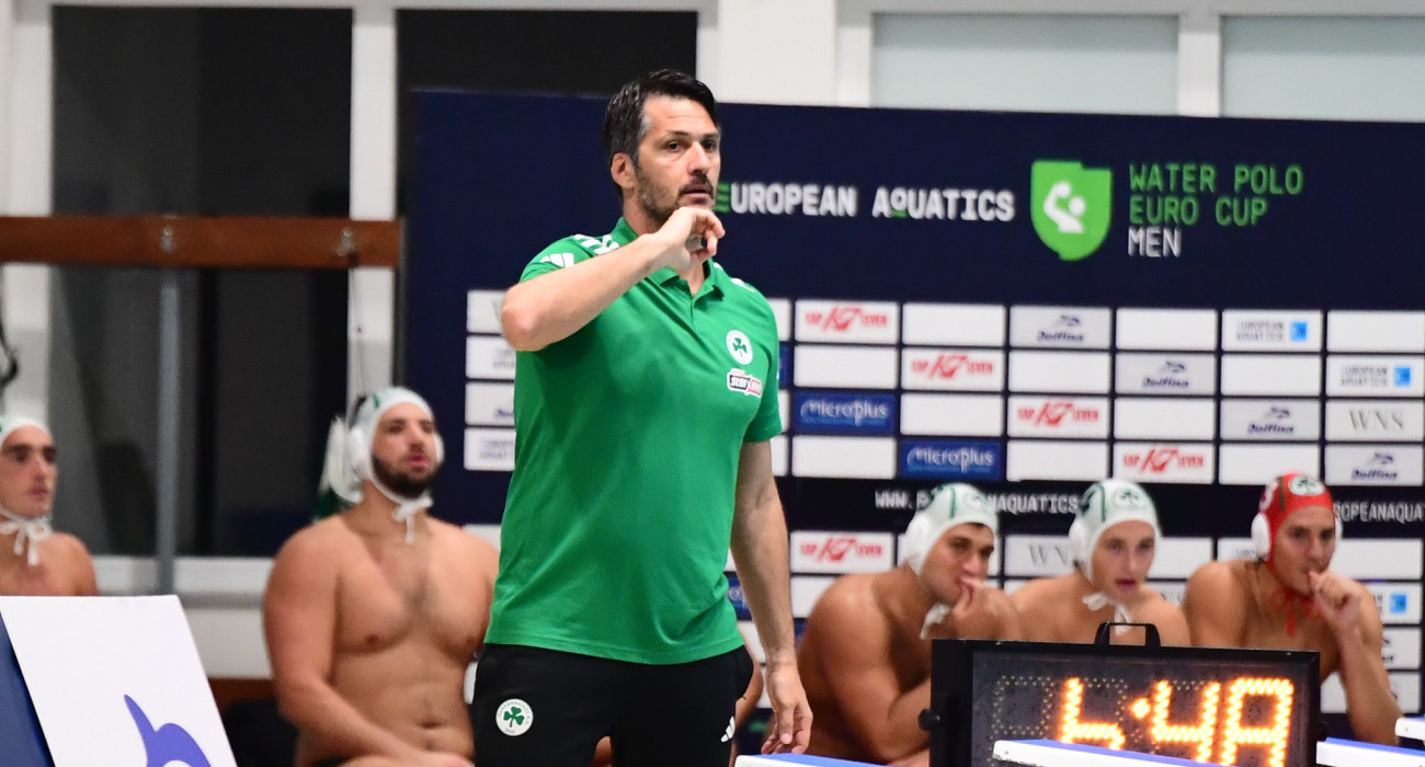 Ο Δημήτρης Μάζης στον πάγκο του Παναθηναϊκού / Πηγή: Eurokinissi