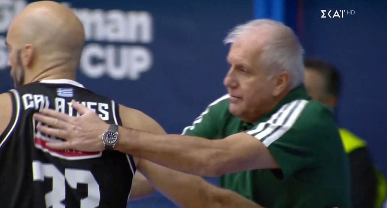 Ο Καλάθης πήγε στον πάγκο του Παναθηναϊκού για να χαιρετήσει τον Ομπράντοβιτς (video)