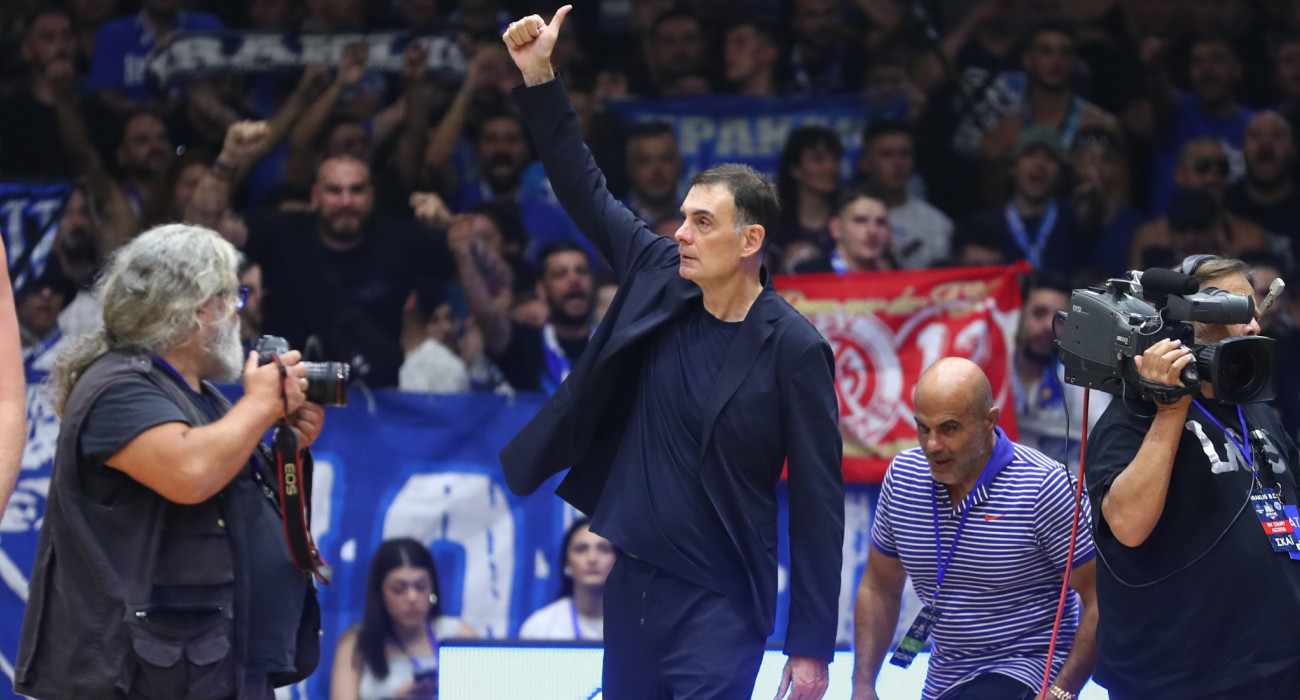 Ο Γιώργος Μπαρτζώκας στο Ηρακλ΄ής - Ολυμπιακός / Eurokinissi
