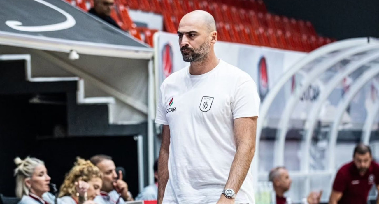 Ο Κώστας Βασιλειάδης - «Neftçi» İK Basketbol Komandası