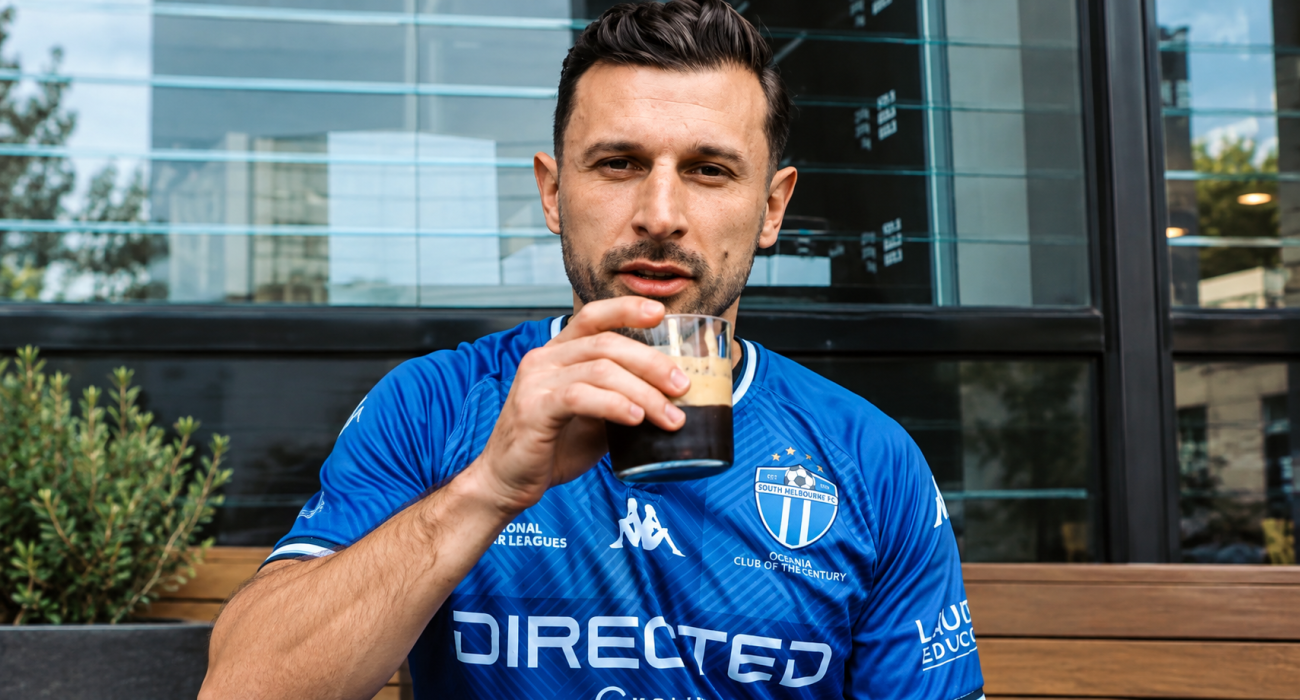 Ο Κώστας Μπαρμπαρούσης παρουσιάστηκε με... Freddo Espresso! / Screenshot