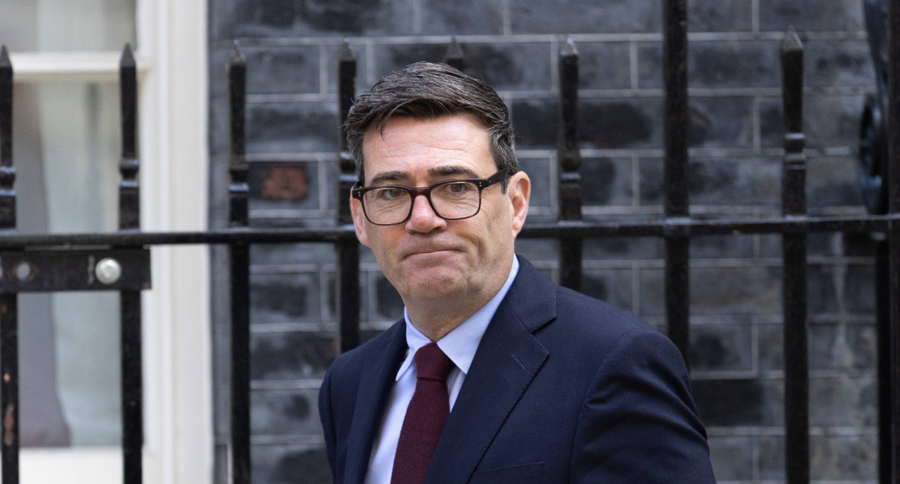 Ο Άντι Μπέρναμ στην Downing Street / Πηγή: Imago