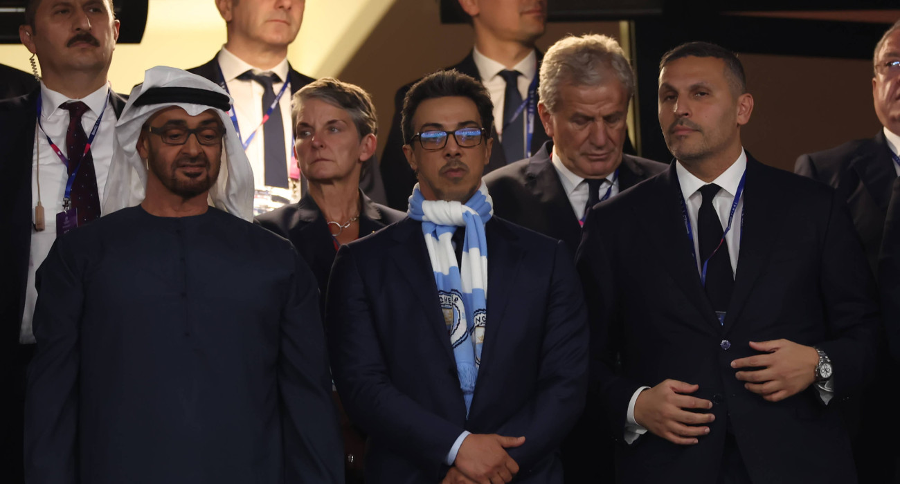 Ο ιδιοκτήτης της Μάντσεστερ Σίτι, Σεΐχης Μανσούρ, μαζί με τον πρόεδρο του συλλόγου, Χαλντούν Αλ Μουμπάρακ / Πηγή: Imago