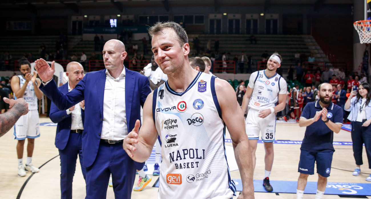 Ο Κέβιν Πάνγκος με τη φανέλα της Νάπολι / πηγή: IMAGO