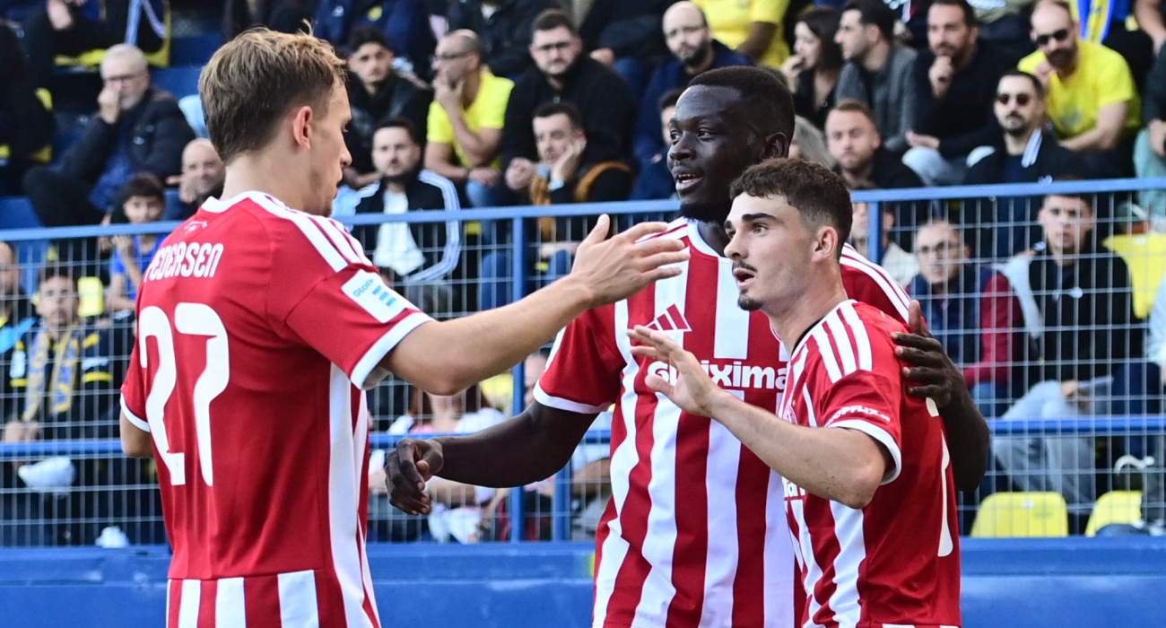 Ρόκα, Μάριους και Πέντερσεν πανηγυρίζουν / Πηγή: Eurokinissi