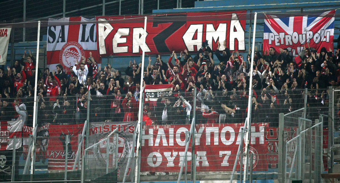 Οπαδοί των Πειραιωτών στο Μαρσέιγ - Ολυμπιακός το 2011 / Πηγή: Intime