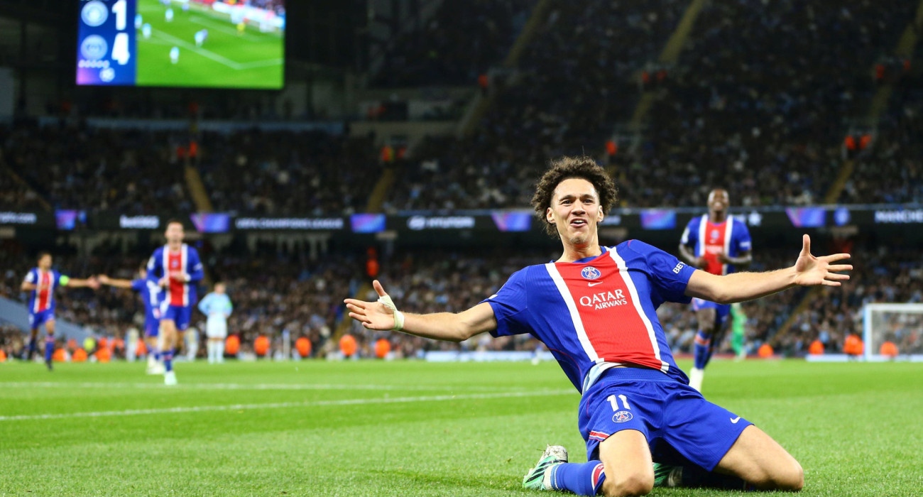 Ο Ακλιούς πανηγυρίζει στο Ετιχαντ τη νίκη της Παρί Σεν Ζερμέν / Πηγή: Imago-Imsges