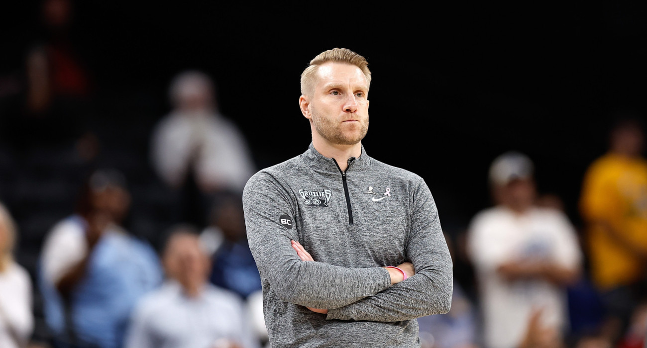 O Τουόμας Ίσαλο, head coach των Μέμφις Γκρίζλις / Πηγή: Justin Ford / Getty Images