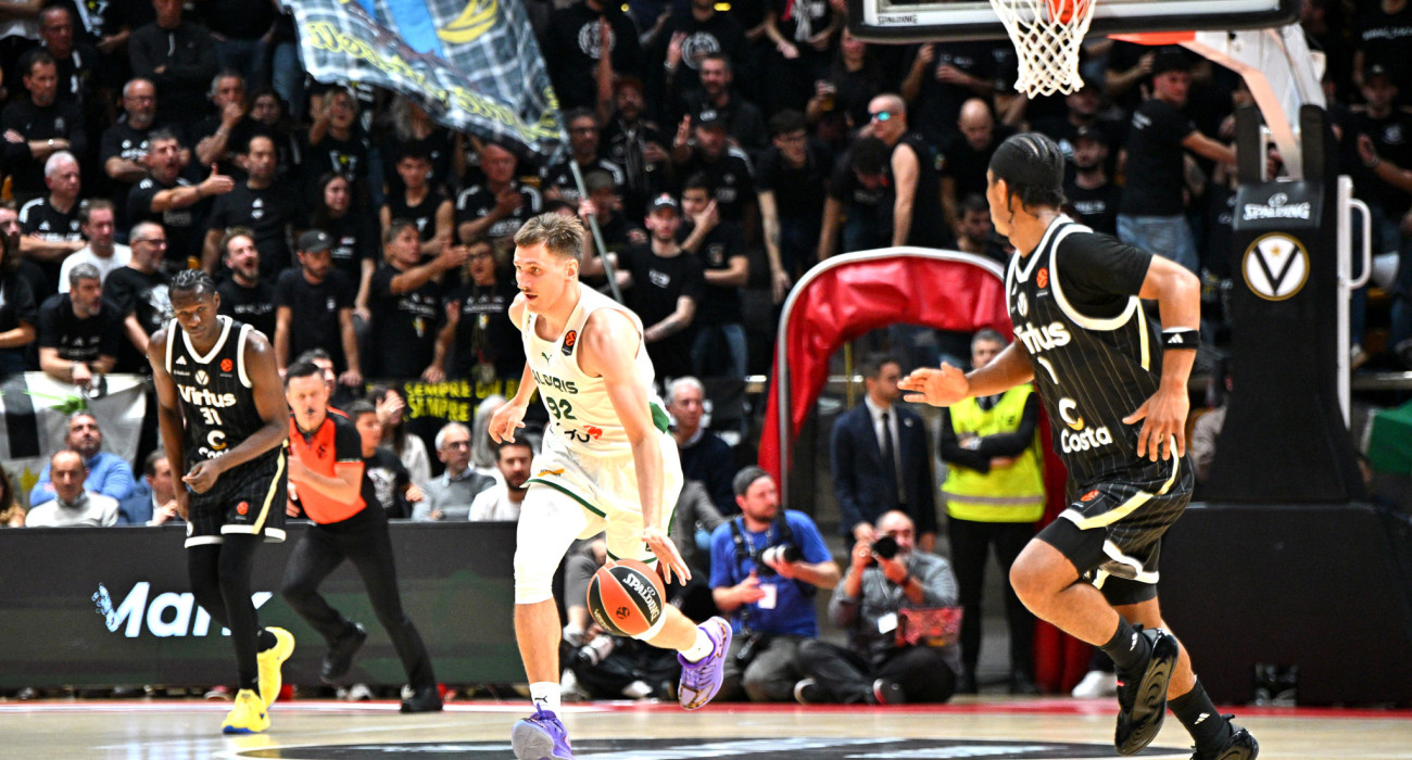 Βίρτους - Ζαλγκίρις - Photo by Francesco Malpensi/Euroleague Basketball via Getty Images