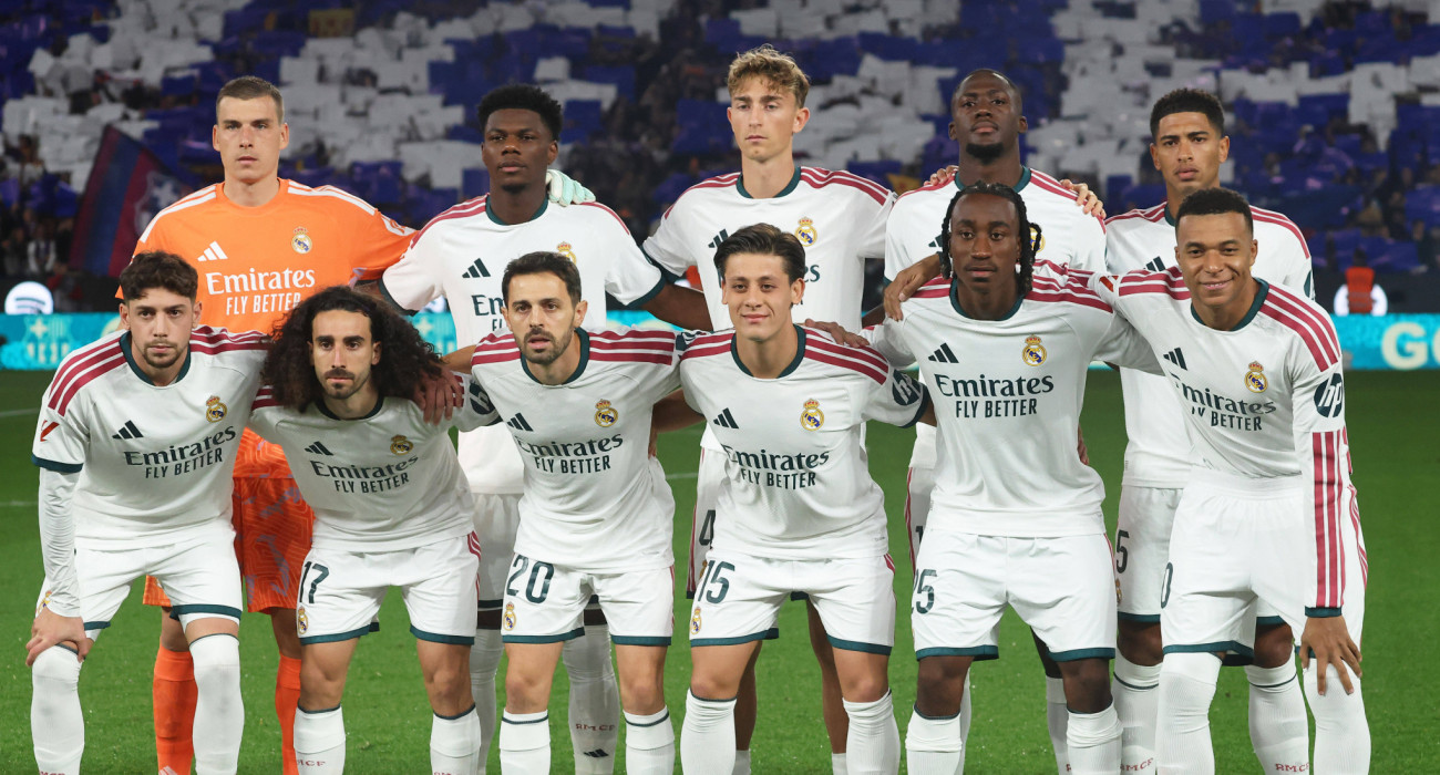 Οι ποδοσφαιριστές της Ρεάλ πριν το Clasico / Πηγή: Imago