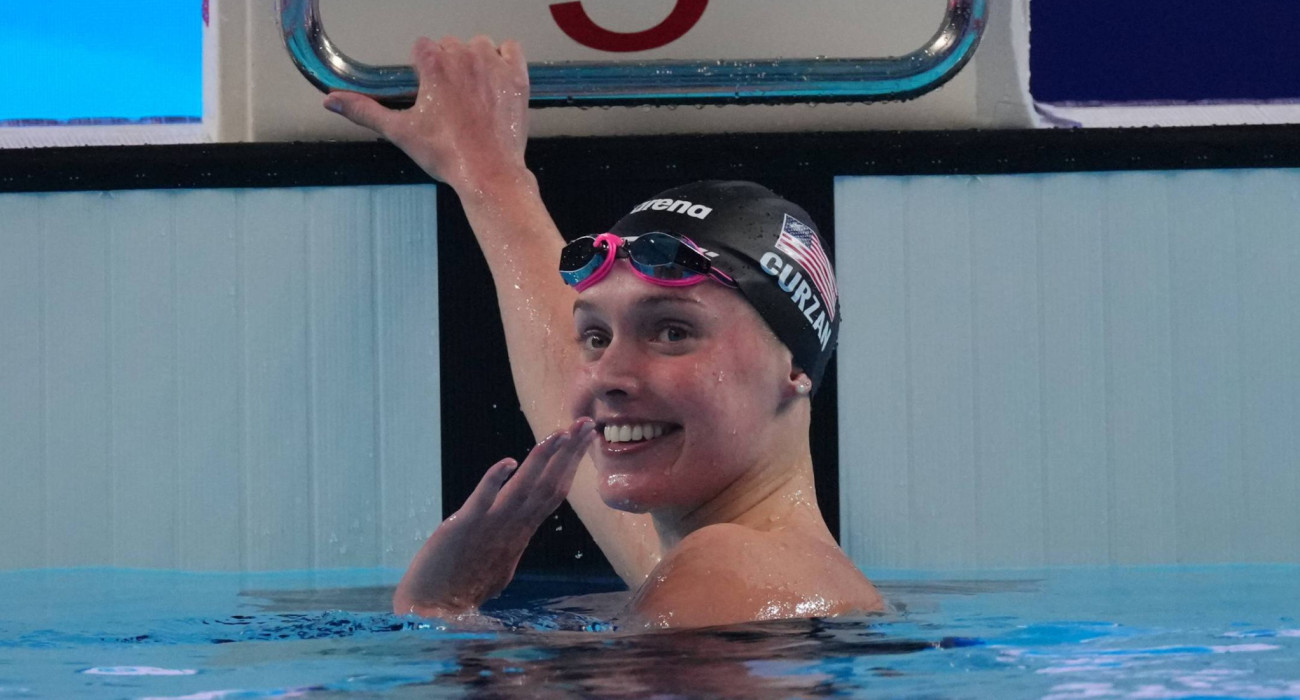 H Κλερ Κουρζάν στον τερματισμό / Πηγή: Istvan Derencsenyi/World Aquatics