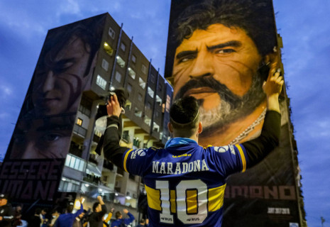 «Σκότωσαν έναν μυθολογικό ήρωα» - Οι ποινές που ζητά η εισαγγελία για τον θάνατο του Μαραντόνα