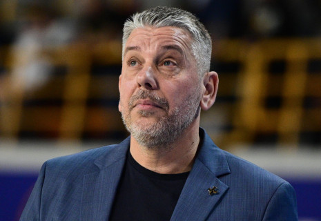 Το πρώτο σχόλιο του Παπαθεοδώρου για το σκάνδαλο: «Ηταν απαραίτητο να ξεβρωμίσει το μπάσκετ!» (video)