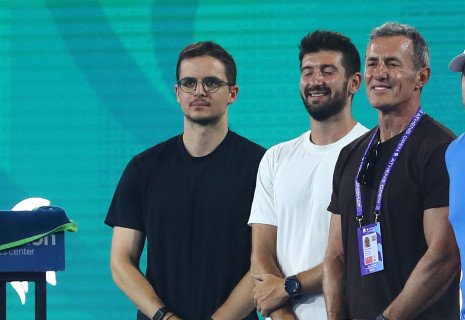 «Αγάπη μου, Κωνσταντίνε μου»: Η ξεχωριστή ομιλία της Σάκκαρη στον σύντροφό της (video)
