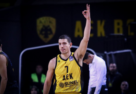 Η ΑΕΚ «δένει» τον αρχηγό Φλιώνη για πάντα στη Sunel Arena!