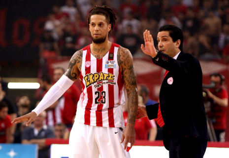 Ο Ντάνιελ Χάκετ εξήγησε στο Athletiko την ιστορία πίσω από το κλάμα στο τηλέφωνο με τον Σφαιρόπουλο
