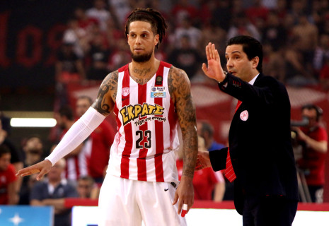 Ο Ντάνιελ Χάκετ εξήγησε στο Athletiko την ιστορία πίσω από το κλάμα στο τηλέφωνο με τον Σφαιρόπουλο