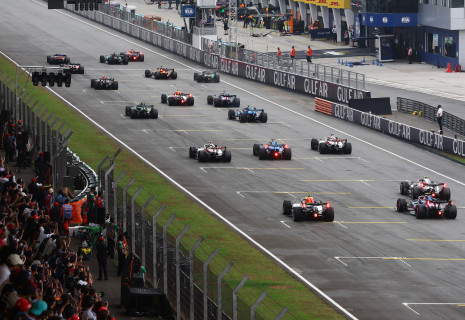 Η FIA έδωσε εξηγήσεις για το... χάος στο grand prix της Μαλαισίας