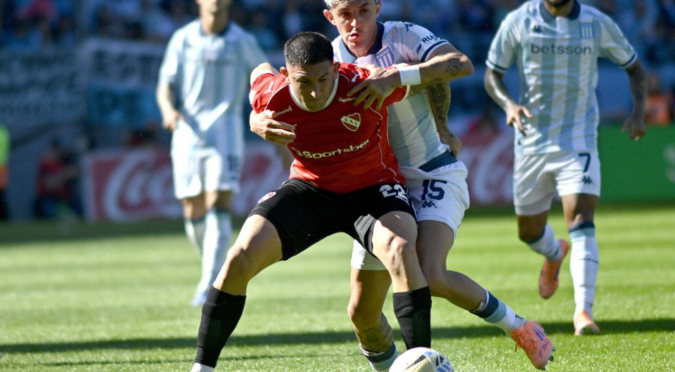 Live streaming από το Athletiko: Ρασίνγκ Κλουμπ - Ιντεπεντιέντε για το Torneo Clausura