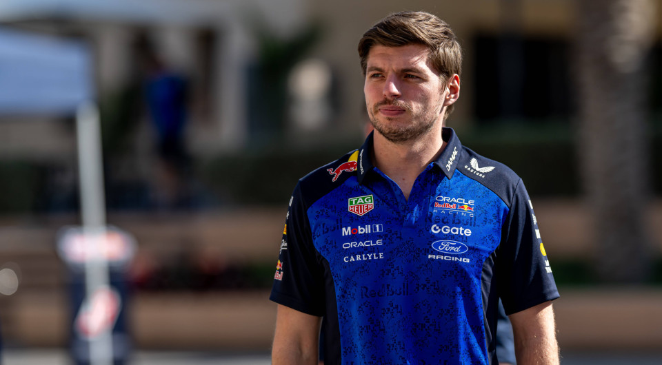 Το ντόμινο με τον Φερστάπεν: Η διαφωνία με τη Red Bull, το «άκυρο» της Mercedes και η McLaren που παραμονεύει