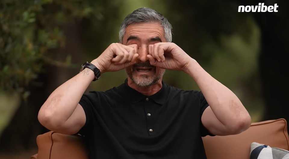 Συγκλονιστική στιγμή με τον Λυμπερόπουλο να κλαίει: «Έχεις δύο χρόνια μπροστά σου να κάνεις κάτι με την μπάλα»  (video)
