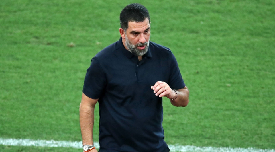 Συγκλονίζει ο προπονητής της Σαχτάρ πριν την ΑΕΚ: «Πέφτουν βόμβες τη νύχτα και το πρωί έχουμε προπόνηση» (video)