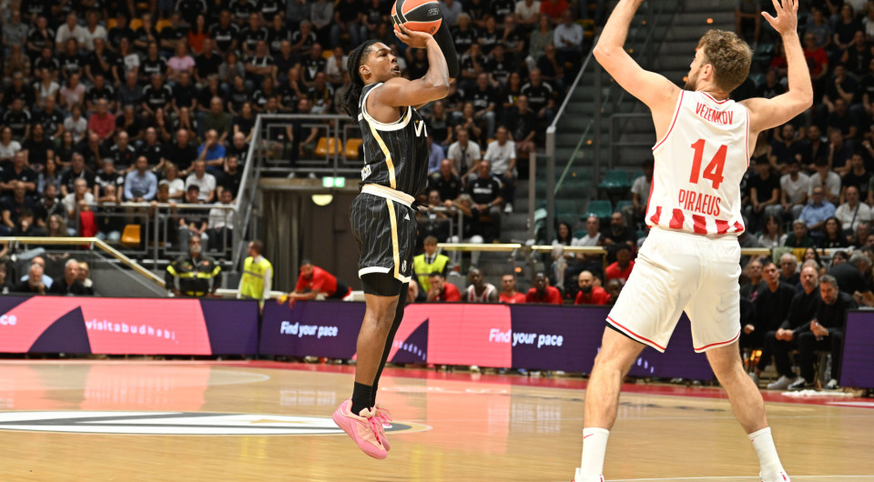 Ο Καρ έκρινε με buzzer beater τη ματσάρα της Μπολόνια και υποχρέωσε τον Ολυμπιακό στην πρώτη του ήττα