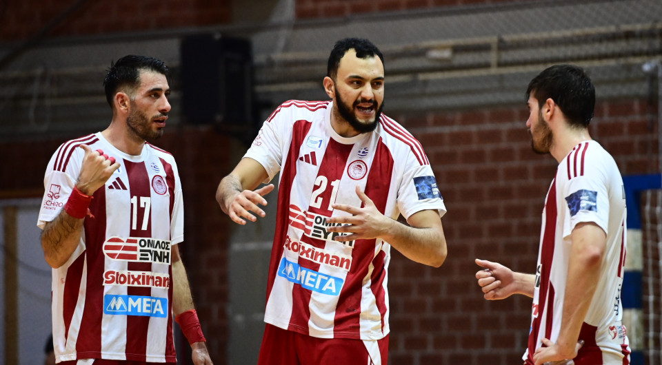 Ολυμπιακός - ΑΕΚ 34-30: Ερυθρόλευκη κυριαρχία στο ντέρμπι κορυφής της Handball Premier