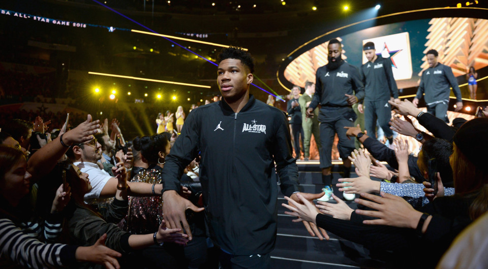Οι πιο ακριβοπληρωμένοι του NBA: Το ρεκόρ του Κάρι και ο Αντετοκούνμπο που ξεπέρασε τον ΛεΜπρόν