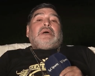 Σοκάρουν οι νέες αποκαλύψεις για τον θάνατο του Μαραντόνα - Η «κατ’ οίκον νοσηλεία» που δεν έγινε ποτέ και η καρέκλα τουαλέτας