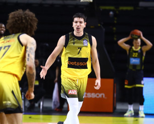 Κλείδωσε το deal: Φλιώνης τριετίας στην ΑΕΚ Betsson