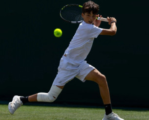 O 13χρονος Παγώνης «μαγεύει» στο Wimbledon