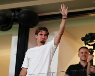 Ο Μαρίν αποθεώθηκε από τον κόσμο της AEK