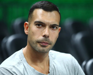 Ο Κώστας Σλούκας στο Athletiko: «Κακώς στεναχωριέσαι Ελληνα φίλαθλε, είμαστε εδώ εμείς»
