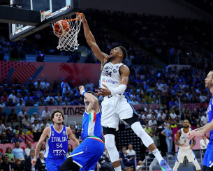 Έπαθε... πανικό το Eurobasket με τις απανωτές φάσεις του Γιάννη Αντετοκούνμπο