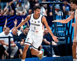 Το buzzer beater τρίποντο του ντα Σίλβα από το κέντρο του γηπέδου (video)
