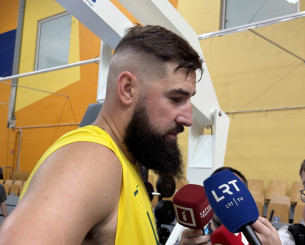Βαλαντσιούνας σε ερώτηση του Athletiko: «Δεν κατάλαβα, συγγνώμη πηγαίνουμε στην Ελλάδα;»