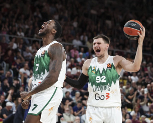 Απόλυτη κυριαρχία του Μόουζες Ράιτ: Double-double σε 10 λεπτά συμμετοχής