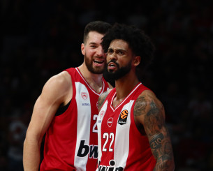 EuroLeague By night: Ιωάννου, Μπουρούσης και Ασπρούλιας για την ήττα του Ολυμπιακού στο Βελιγράδι (video)