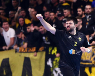 Η ΑΕΚ πήρε το ντέρμπι με τον Ολυμπιακό κι είναι μόνη της στην κορυφή (videos)