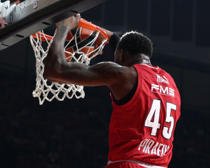 Το εντυπωσιακό alley-hoop κάρφωμα του Χολ από πάσα του Γουόκαπ (video)