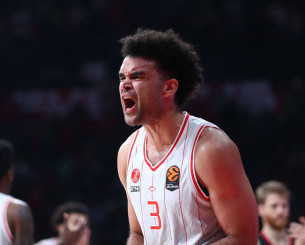 Από το χειρουργείο, back-to-back MVP: Ο Ελάιζα Μπράιαντ μίλησε για τις δύσκολες στιγμές που βίωσε