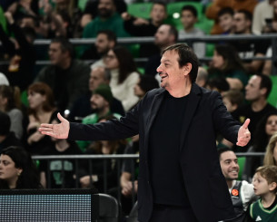 Ο Αταμάν παραπονέθηκε με ειρωνεία: Ζήτησε από τον διαιτητή να τιμωρήσει τον Σλούκα (video)