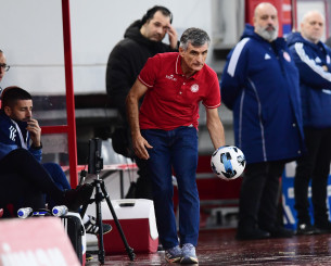 Αυτή τη φορά η μπάλα κύλησε στο χορτάρι όπως ήθελε ο Μεντιλίμπαρ...