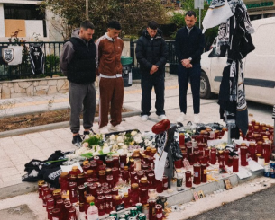 Ο ΠΑΟΚ τίμησε τη μνήμη του Κλεομένη με λουλούδια και μία φανέλα (video)