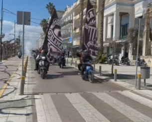 Μηχανοκίνητη πορεία των οπαδών της Καλαμάτας πριν τη φιέστα (video)