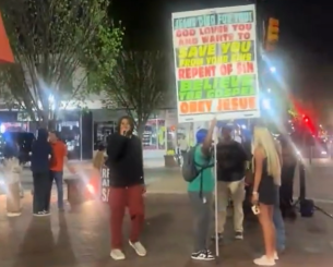 Ο Τζέιντεν Άιβι πήρε τους δρόμους και... κηρύττει στο όνομα του Ιησού (video)