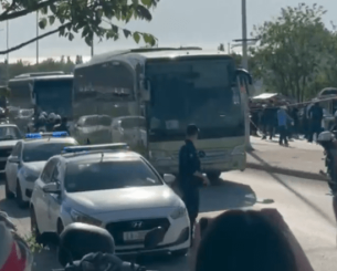 Δρακόντεια μέτρα και έντονες αποδοκιμασίες στην άφιξη της Μπιλμπάο (video)